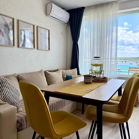 Boutique Europe Elegant Coastal Escape Apartman