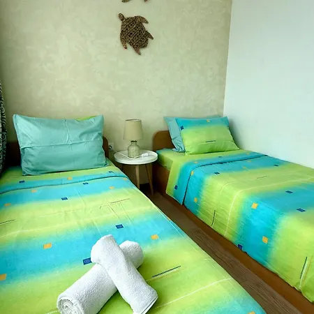 Boutique Europe Elegant Coastal Escape Apartman *