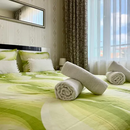 Boutique Europe Elegant Coastal Escape Apartman *