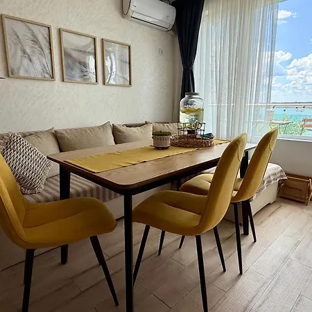 Boutique Europe Elegant Coastal Escape Apartment Pomorie