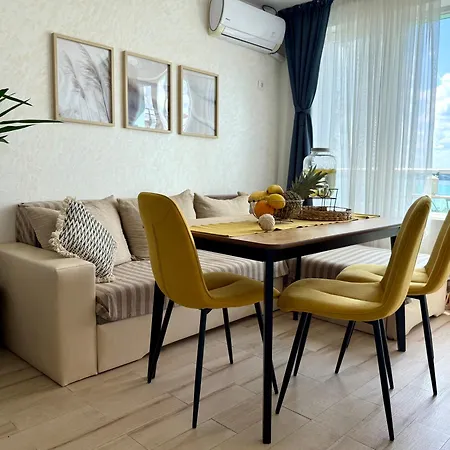 Boutique Europe Elegant Coastal Escape Apartmán