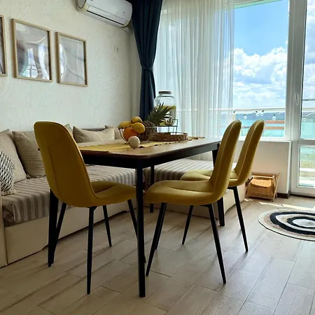 Apartmán Boutique Europe Elegant Coastal Escape *