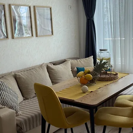 Boutique Europe Elegant Coastal Escape Apartmán
